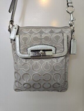 COACH Kristin Op Art Signature Swingpack Crossbody Bag Silver Grey Jacquard ***